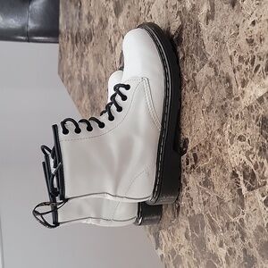 DR. MARTEN 1460 J Kid's Smooth Leather Lace Up Boots - White Youth Size 2